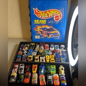 44 Hot Wheels Car Included Carry Case